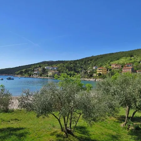 In Near Rabac Beaches Appartamento *