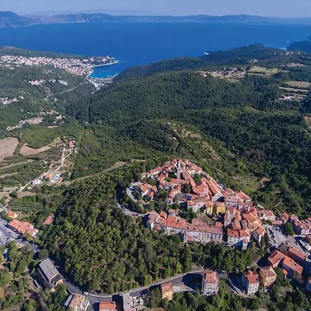 In Near Rabac Beaches Appartamento